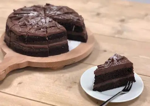 Maandtaart Juni 2024 - Naked Chocolate Cake Koekela