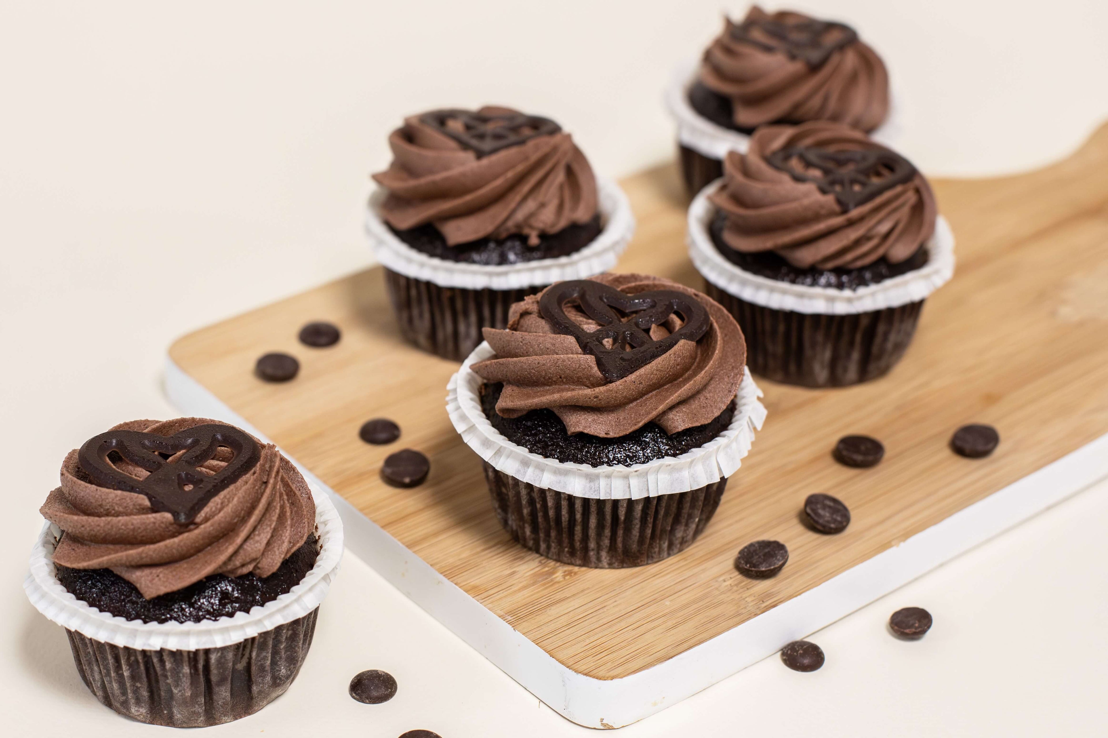 Vegan chocolade cupcake met chocolade cake en chocolade frosting